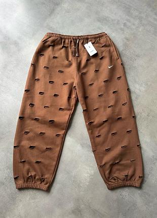 Оригінальні спортивні штани nike x jacquemus nrg swoosh pants brown fj3268-259 оригинальные мужские штаны спортивные jordan tech fleece acg