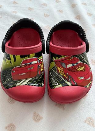 Босоніжки та сандалі для дітей crocs lightning mcqueen червоні 21 розмір