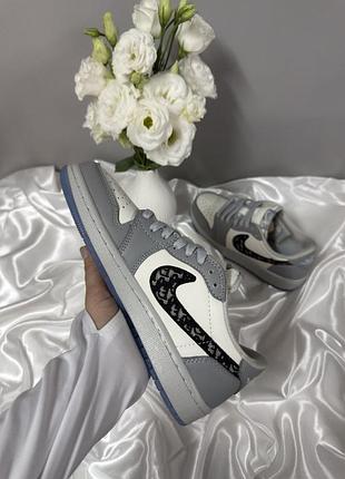 Nike air jordan 1 retro low dior 4
