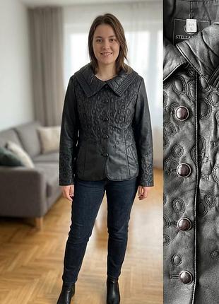 Куртка шкіряна жіноча stella демісезонна чорна з фактурним візерунком