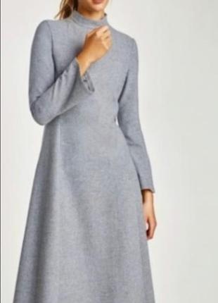 Елегантна сіра  сукня  zara women,міді а-силуету з високим коміром (стійкою) та довгими рукавами. розмір l.