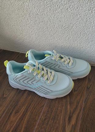 Детские кроссовки saucony wind 2