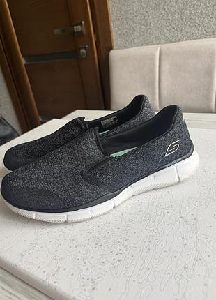 Оригінальні сліпони skechers dual-lite жіночі 39 розмір