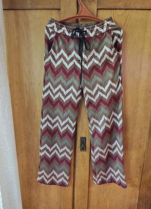 Яркие трикотажные итальянские буточные штанишки в стиле missoni, s-m