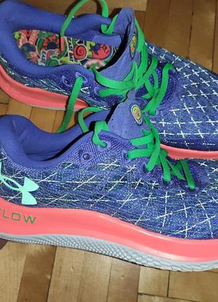 Спорт новые сток беговые кроссовки under armour flow velociti wind 2 в расцветке run squad.43