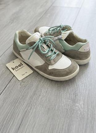 Дитячі кросівки koel date suede mint із комбінації замші та шкіри, доповнені світло-м'ятними шнурками та зручною бічною блискавкою 36 розмір