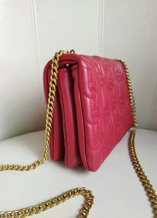 Сумка жіноча zara червона стьобана на плече з ланцюжком