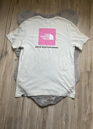 The north face футболка дуже класна позаду великий логотип