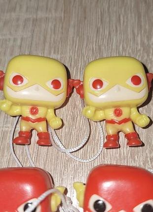 Kinder funko 2