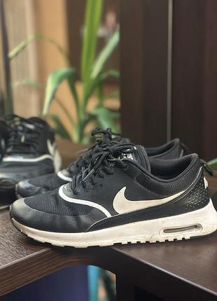 Кросівки жіночі nike чорні