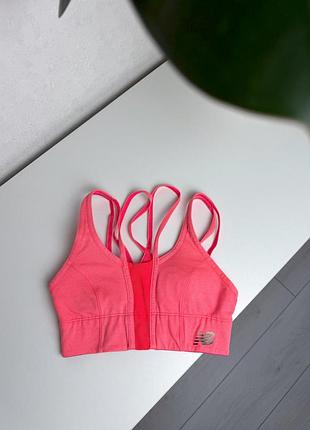 Спортивний топ new balance