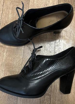 Туфлі жіночі clarks чорні шкіряні