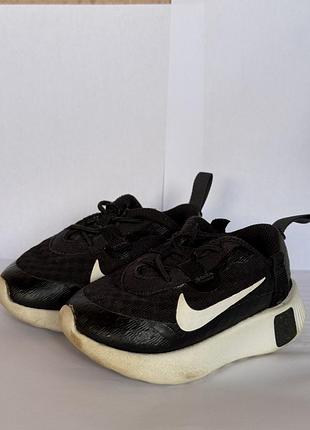 Кросівки для дітей nike
