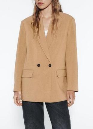 Классический двубортный женский жакет zara, кемэл размер eur l