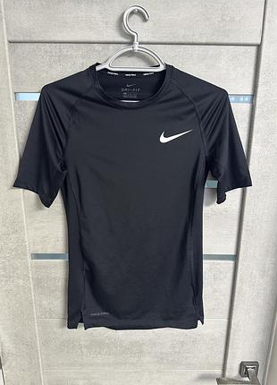 Футболка чоловіча nike pro чорна розмір s