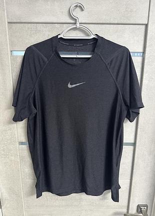 Футболка чоловіча nike pro чорна розмір l