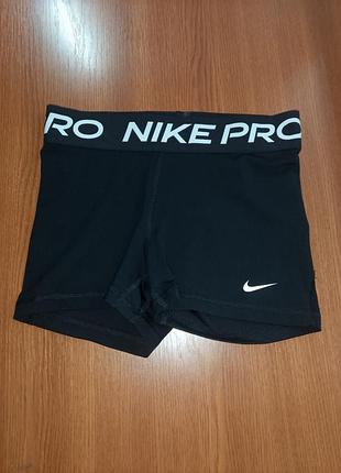 Шорты nike. размер s