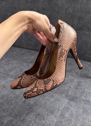 Шкіряні туфлі bally