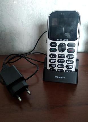 Мобільний телефон maxcom кнопковий