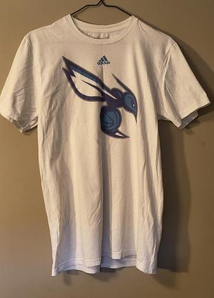 Чоловіча футболка adidas nba charlotte hornets біла розмір m