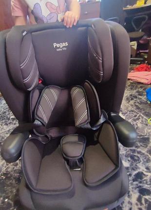 Автокрісло pegas baby-fix
