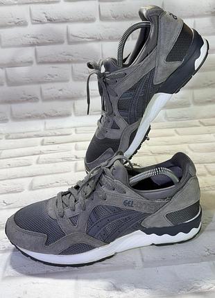 Кросівки asics