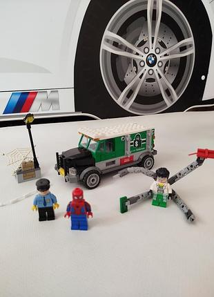 Конструктор lego marvel 76015 пограбування вантажівки доктором восьминогом