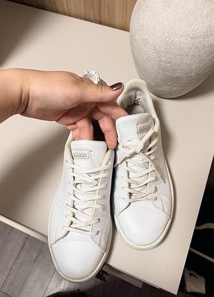 Кросівки жіночі adidas білі