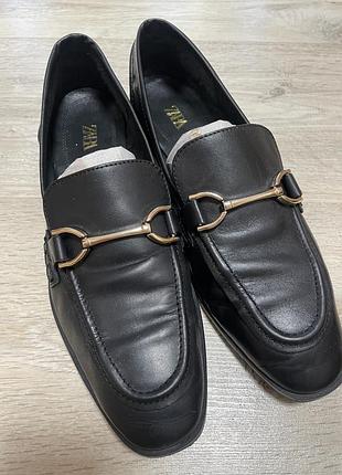 Лофери шкіряні жіночі zara чорні