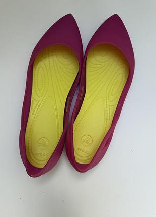 Балетки жіночі crocs рожеві з жовтим
