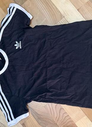Футболка жіноча adidas чорна