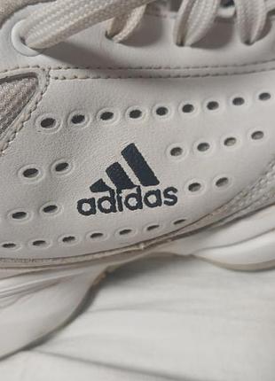 Кросівки жіо adidas білі, розмір 38 2/3