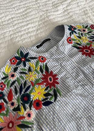 Блузка жіноча zara в смужку з вишивкою