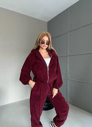 Костюм женский вельветовый