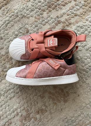 Кросівки для дівчаток adidas рожеві
