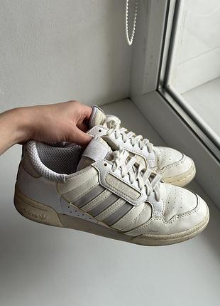 Кросівки жіночі adidas 38 4