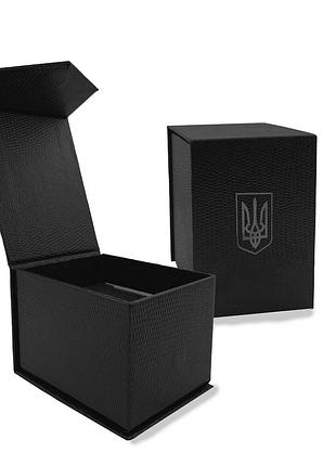 Коробочка для часов черная с черным трезубом