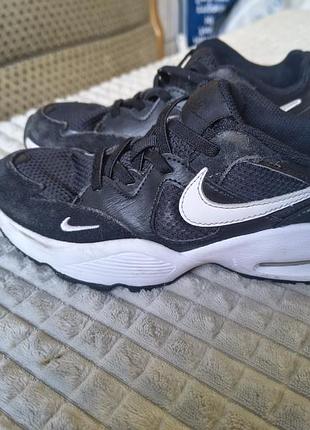 Кросівки nike чорні, розмір 33, довжина устілки 21.3 см