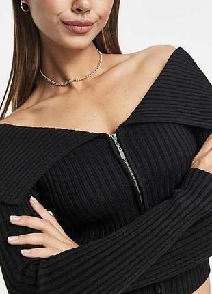 Топ жіночий bershka чорний в рубчик з замком