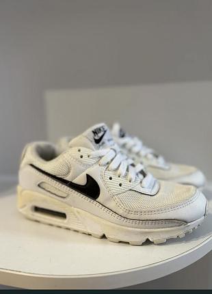 Кросівки унісекс nike білі