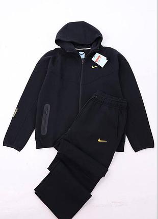 Чоловічій костюм nike nocta