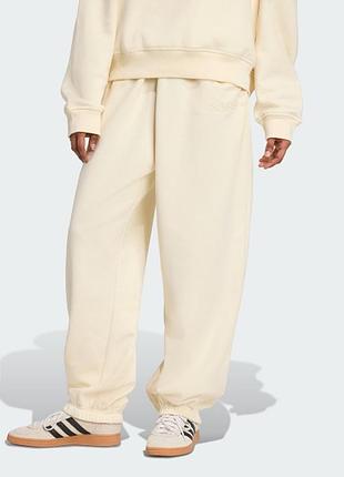 Штани жіночі adidas essentials linear beige jx3142