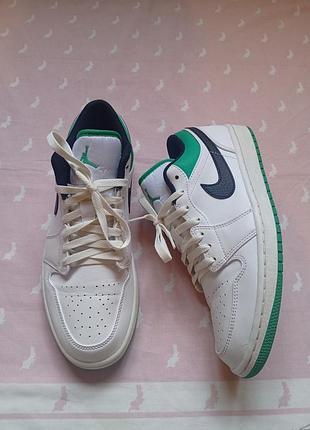 Кросівки nike air jordan 1 low в расцветке white/lucky green-black