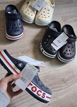 Шльопанці унісекс crocs classic platform clog чорні, білі