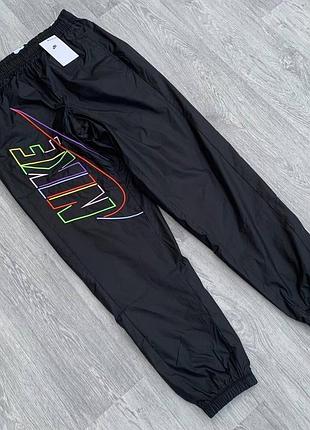 Нейлонові штани nike