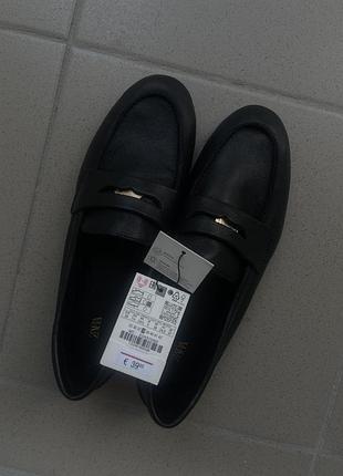 Кожаные черные лоферы zara 4