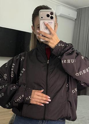 Вітровка жіноча guess чорна с-м