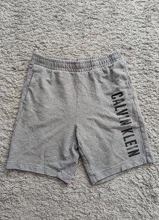Шорти calvin klein performance, size m, стан відмінний, півпояс резмнка46-46 бедра 52 довжина 46 ширина штанини 26