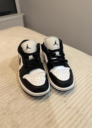 Кросівки jordan 1 оригінао, розмір 37,5. модель унісекс