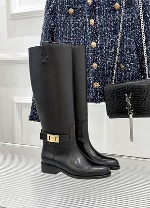 Чоботи ferragamo